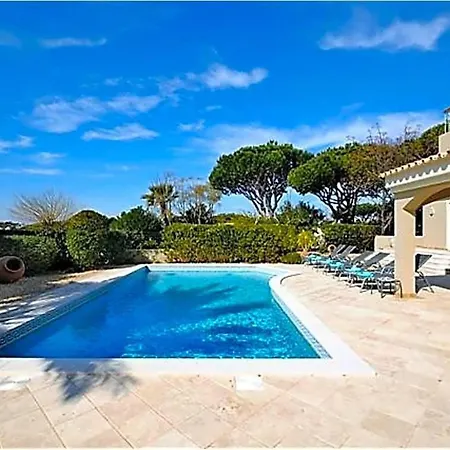 Villa Sleeps 8 Pool Air Con Wifi *