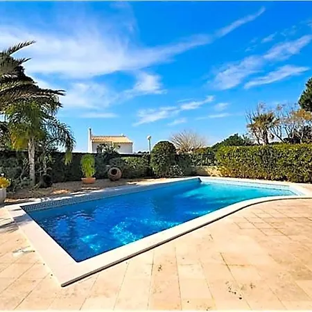 Villa Sleeps 8 Pool Air Con Wifi