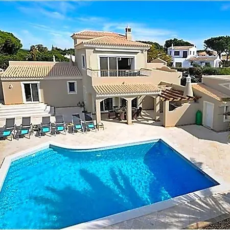 Villa Sleeps 8 Pool Air Con Wifi *